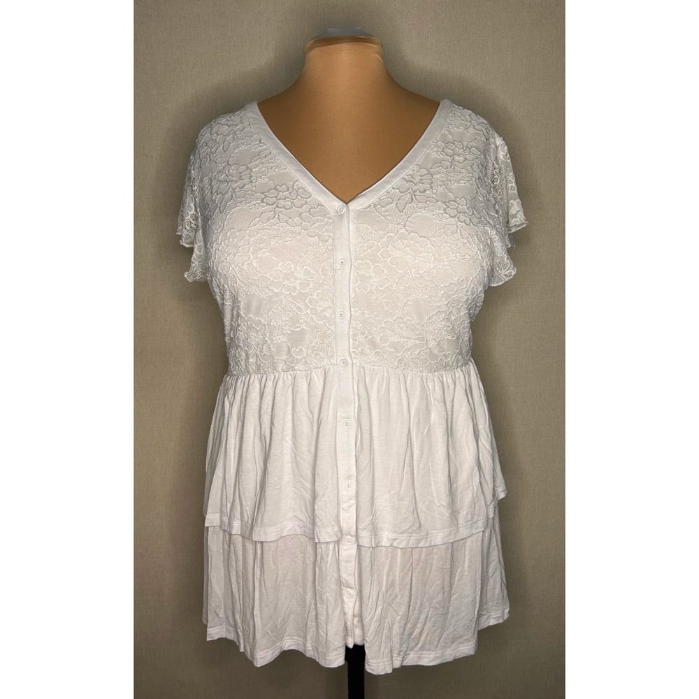 🌷 Torrid White Lace V Neck Tiered Blouse Size 3X